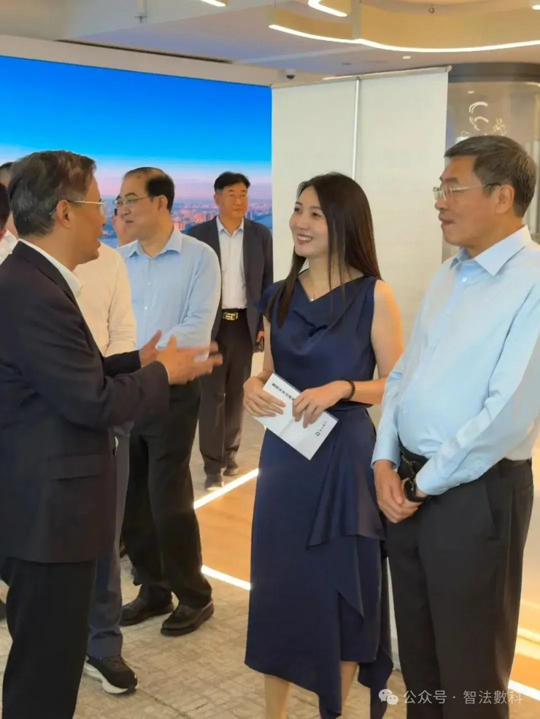 馬欣常務副省長赴香港江蘇科創中心考察，智法數科分享法律AI創新應用